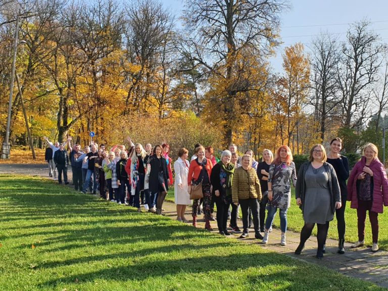 Koor sügisvärvides Alaveres